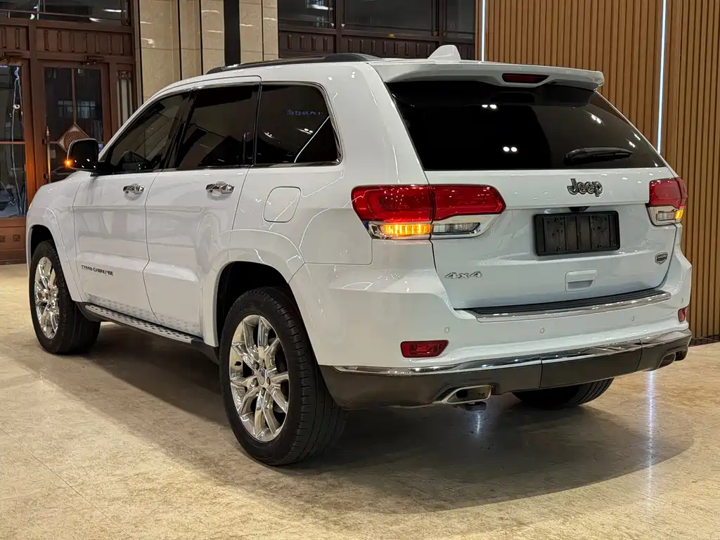 Jeep Grand Cherokee 2014 — фото 6