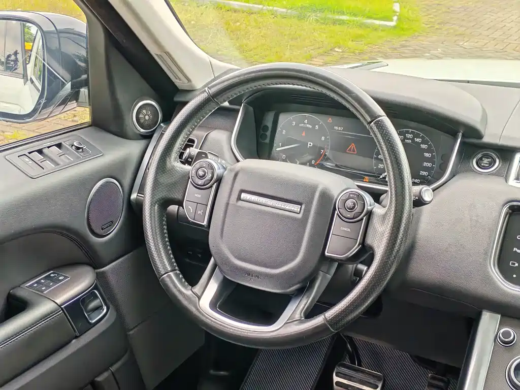 Land Rover Range Rover Sport 2016 — фото 10