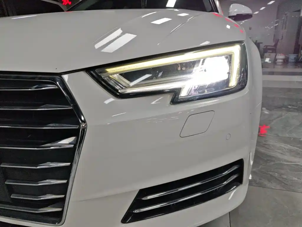 Audi A4L 2018 — фото 24