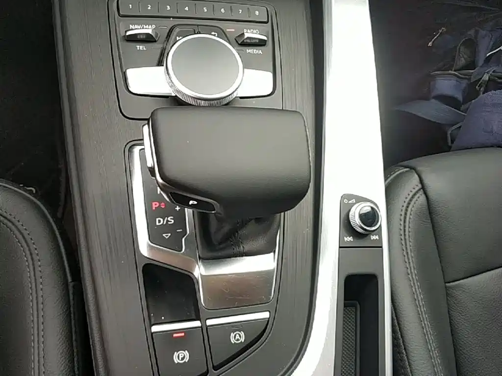 Audi A4L 2019