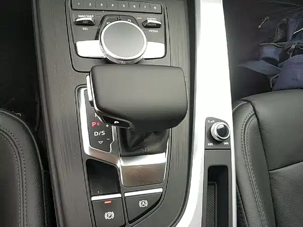Audi A4L 2019
