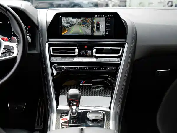 BMW M8 2022