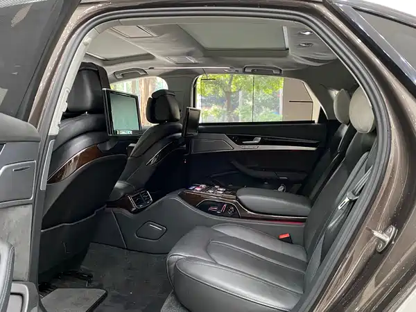 Audi A8 2014