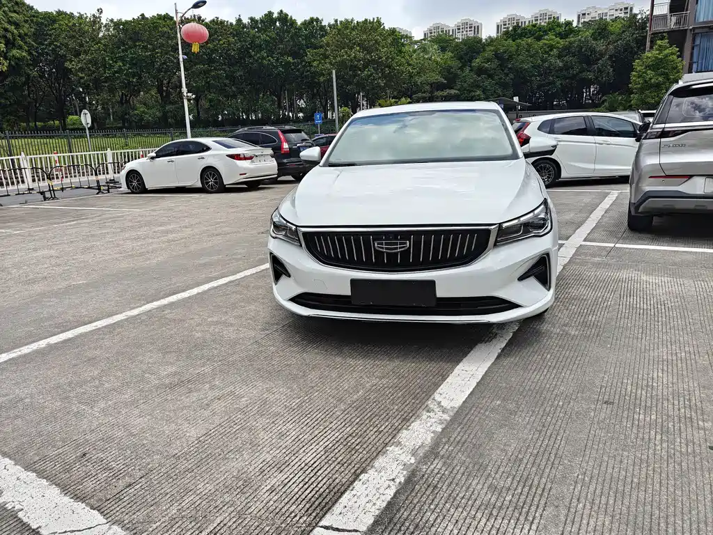 Geely Emgrand 2023
