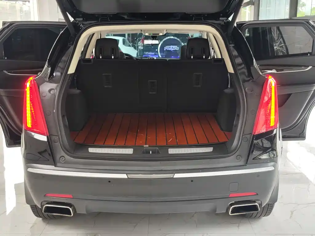 Cadillac XT5 2016 — фото 11