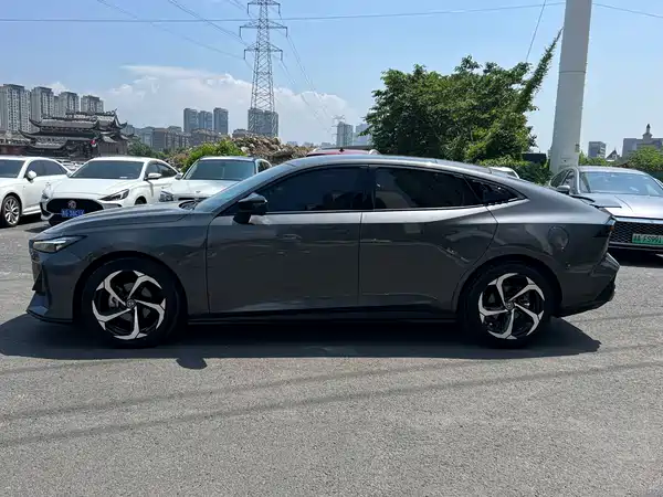 Changan UNI-V 2022