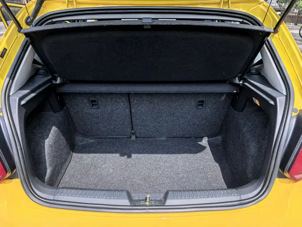 Volkswagen Polo 2015 — фото 17