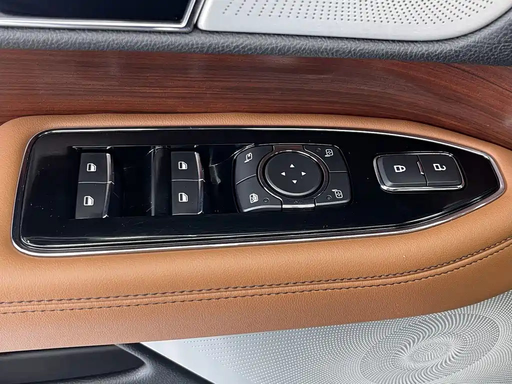 Lincoln Navigator 2021 — фото 21