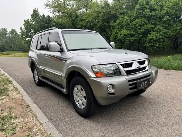 Mitsubishi Pajero 2011