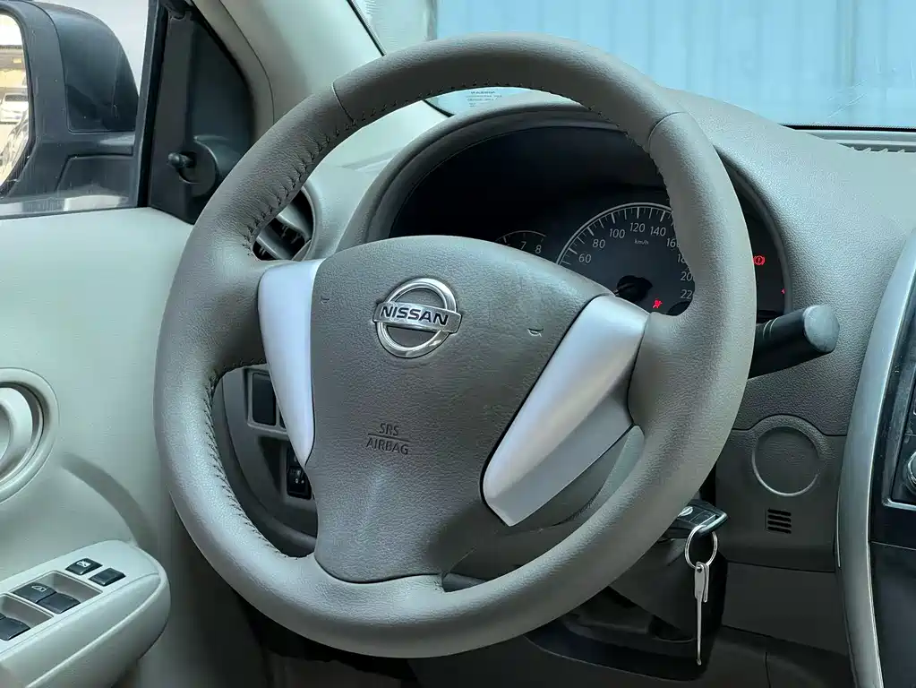 Nissan Sunny 2017 — фото 6