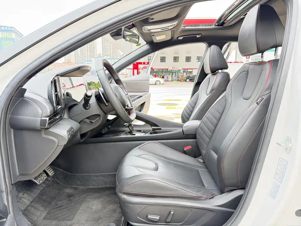Hyundai Elantra 2022