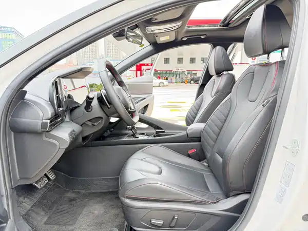 Hyundai Elantra 2022