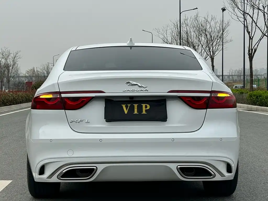 Jaguar XFL 2024 — фото 10
