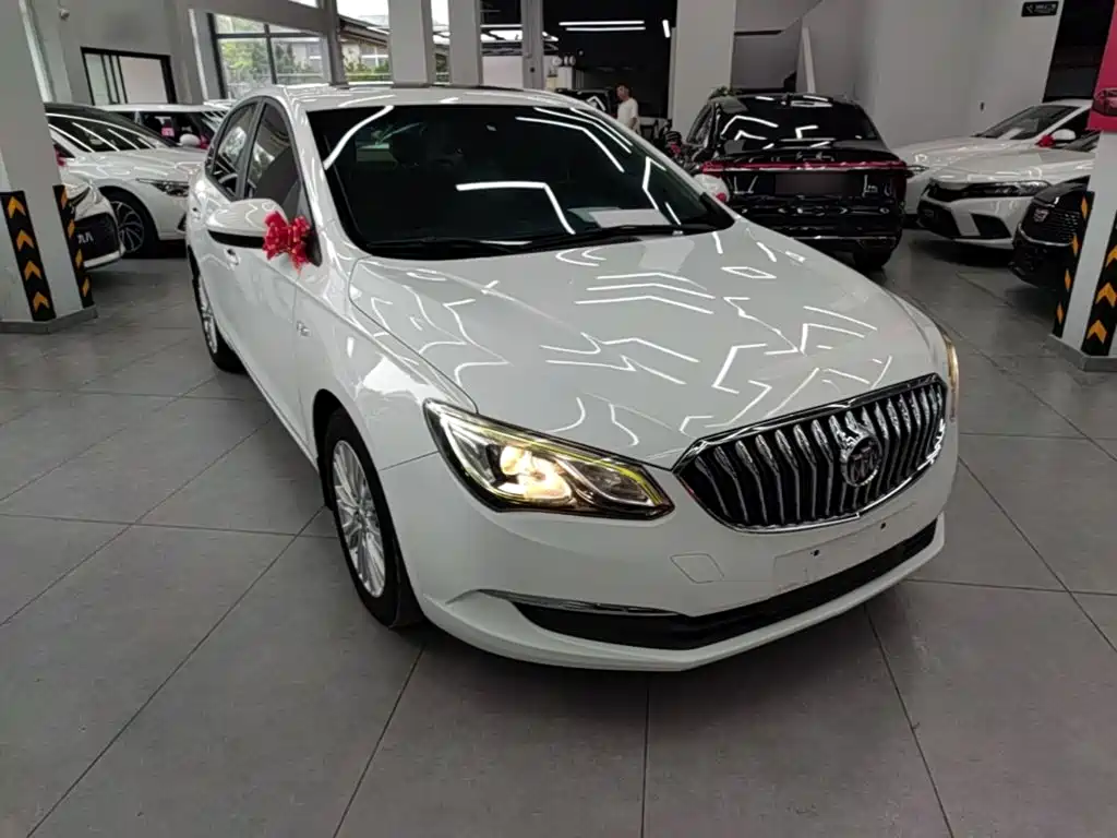 Buick Excelle 2015 — фото 4