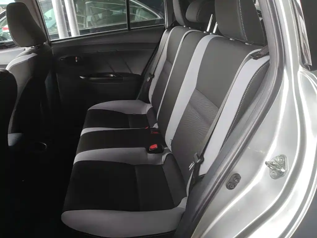 Toyota Yaris L 2020 — фото 17