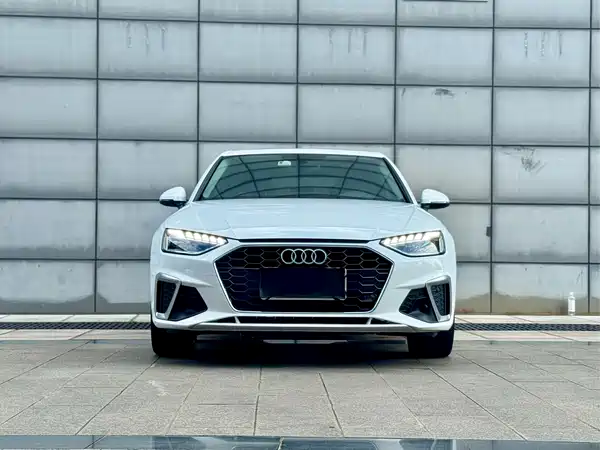 Audi A4L 2020