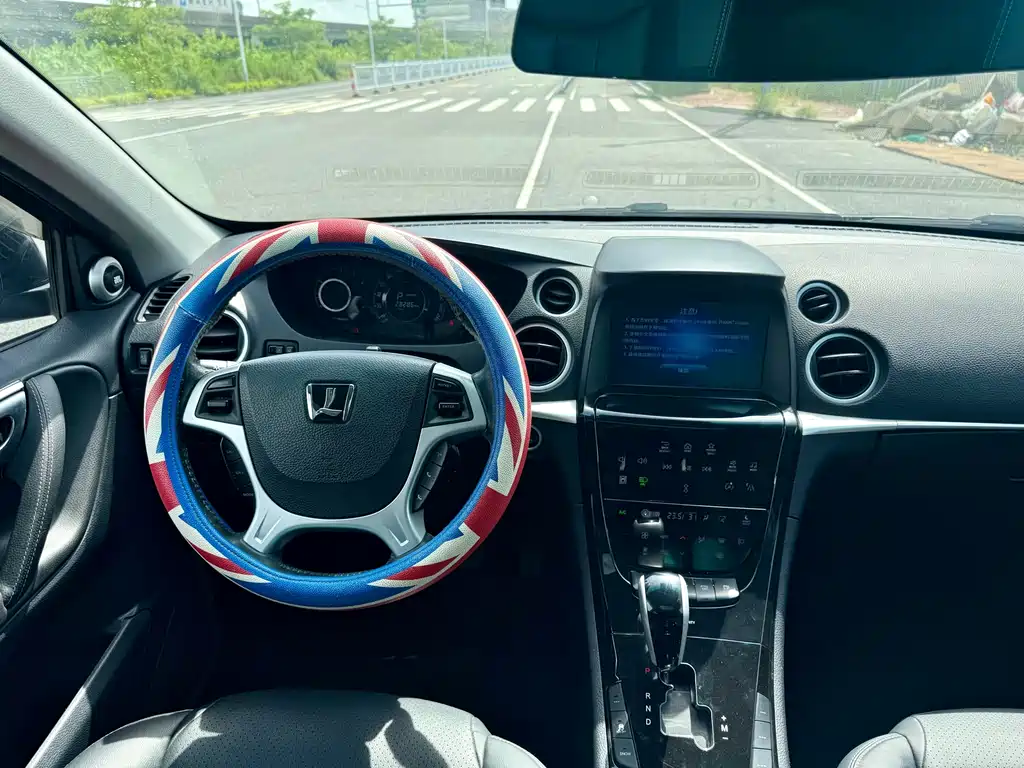 Luxgen Da7 SUV 2014 — фото 14