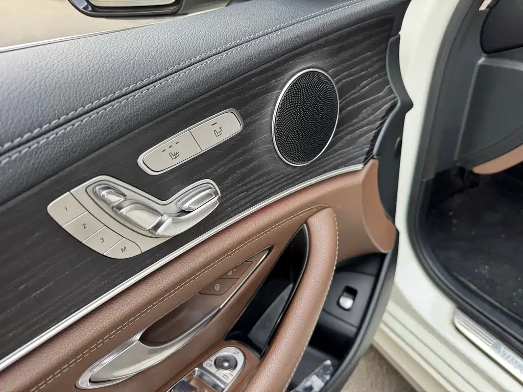 Mercedes-Benz E-Class 2020 — фото 9