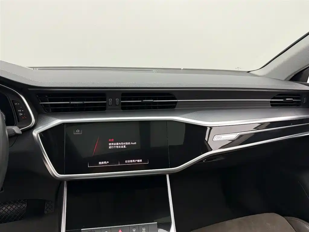 Audi A7L 2024 — фото 11