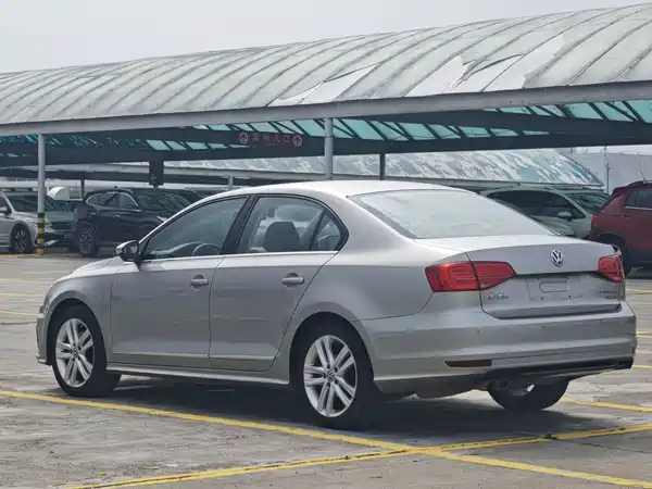 Volkswagen Sagitar 2019
