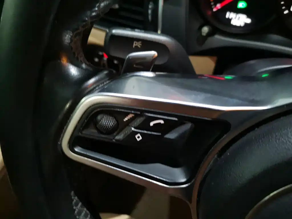 Porsche Macan 2016 — фото 13