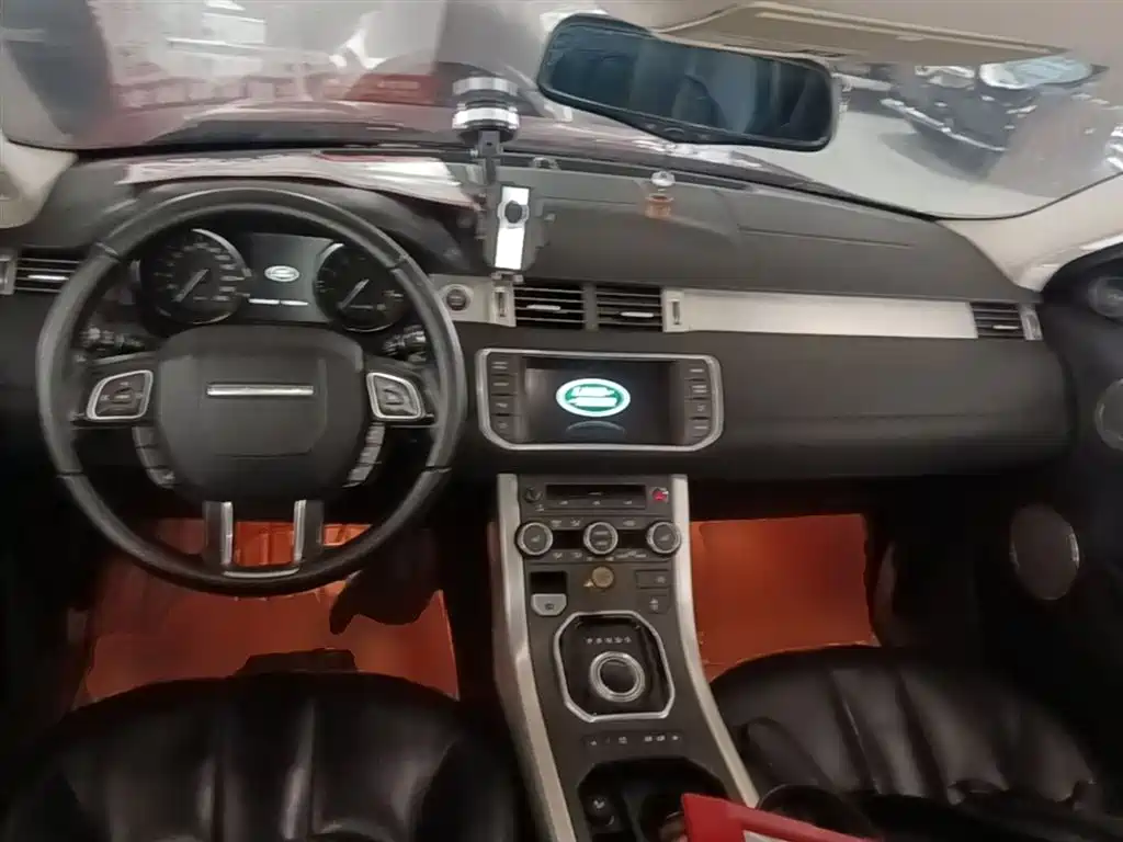 Land Rover Evoque 2015 — фото 10