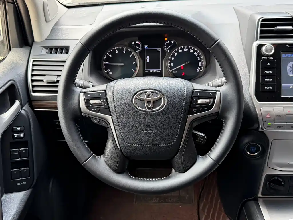 Toyota Prado 2018 — фото 18