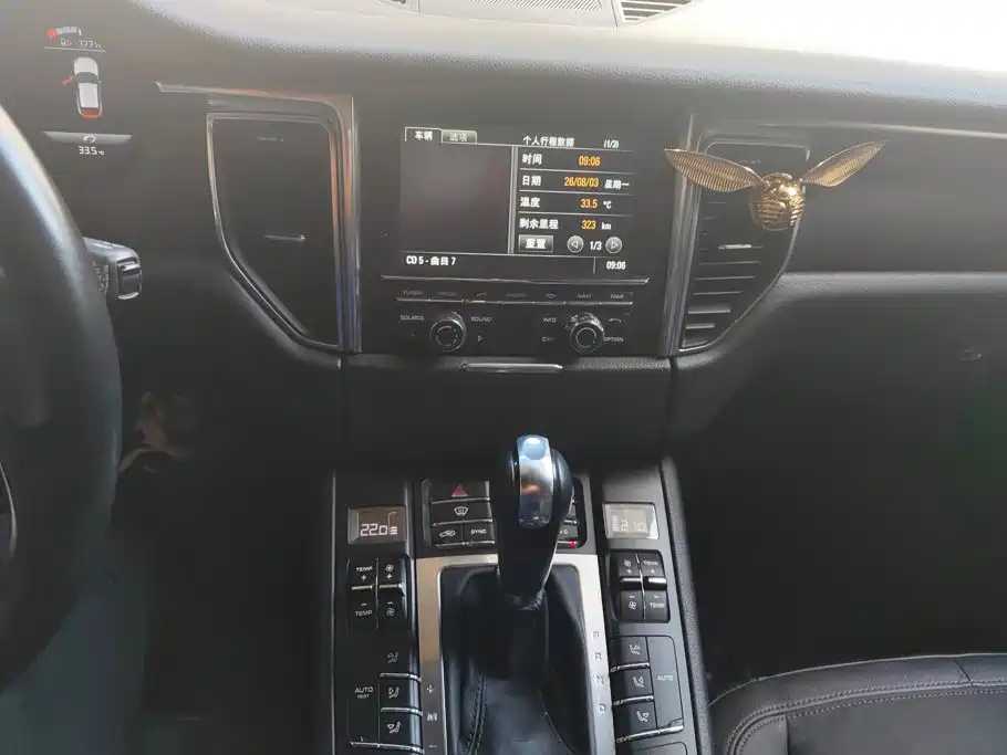 Porsche Macan 2015 — фото 13