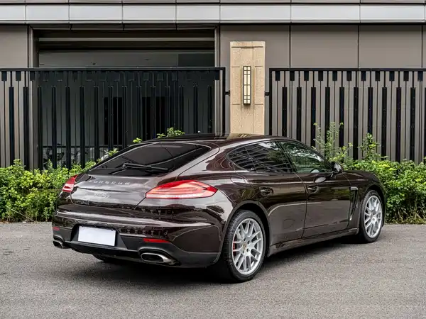 Porsche Panamera 2016