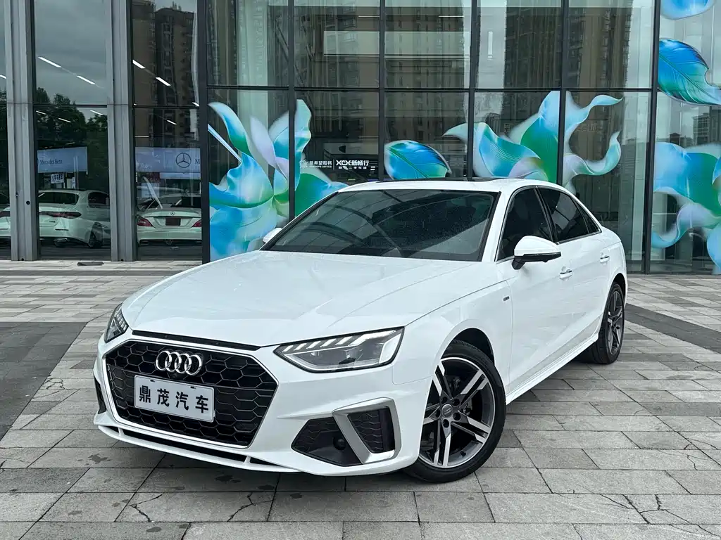 Audi A4L 2021 — фото 1