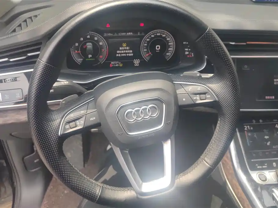 Audi Q7 2023 — фото 15