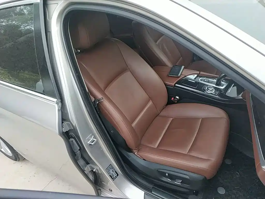 BMW 5 Series 2015 — фото 25