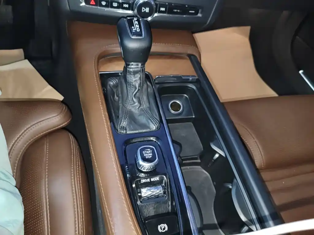 Volvo S90 2018 — фото 14