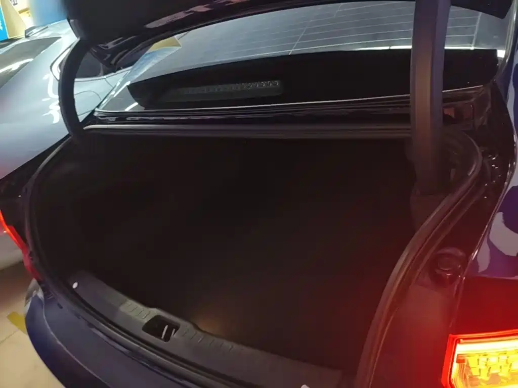 Volvo S90 2018 — фото 19