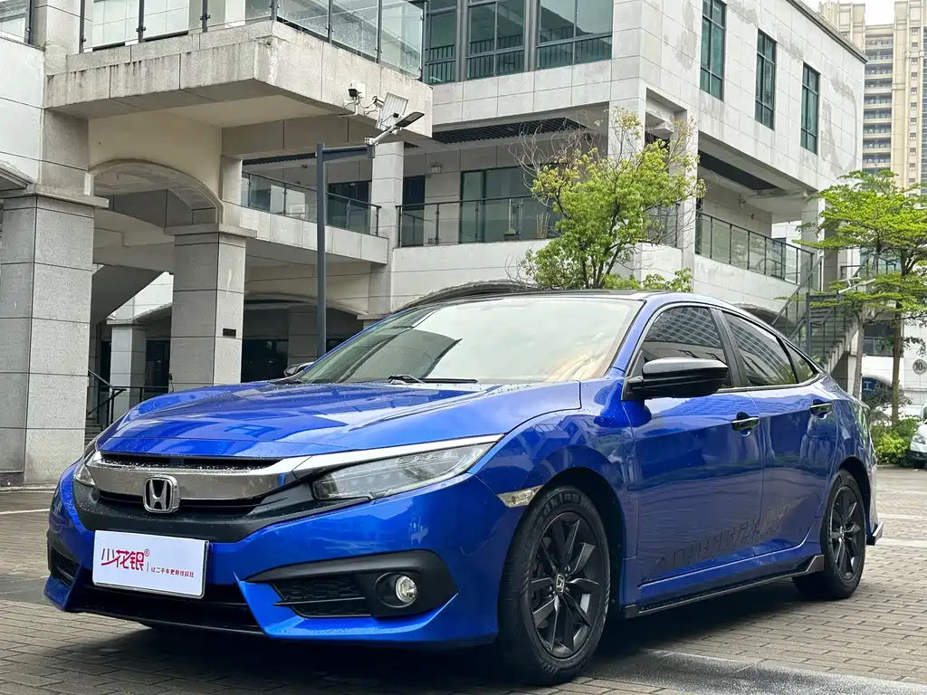 Honda Civic 2017 — фото 1