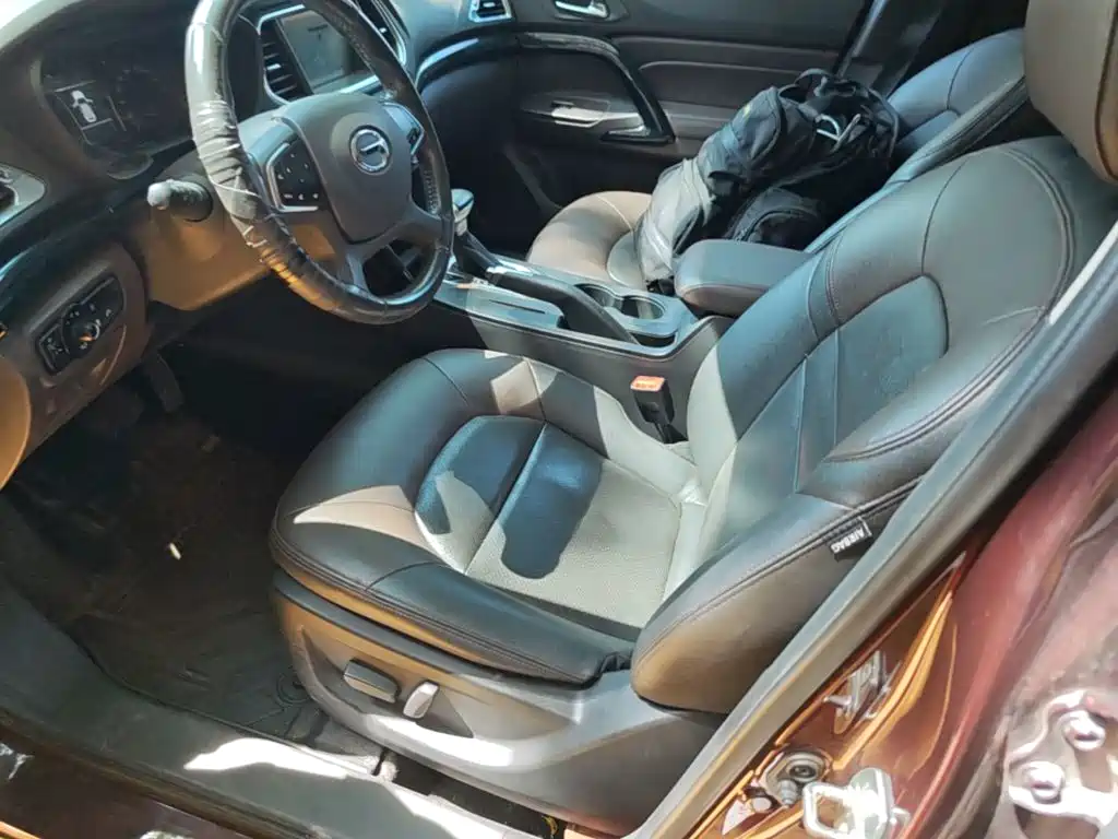 GAC Motor Trumpchi GS4 2015 — фото 15