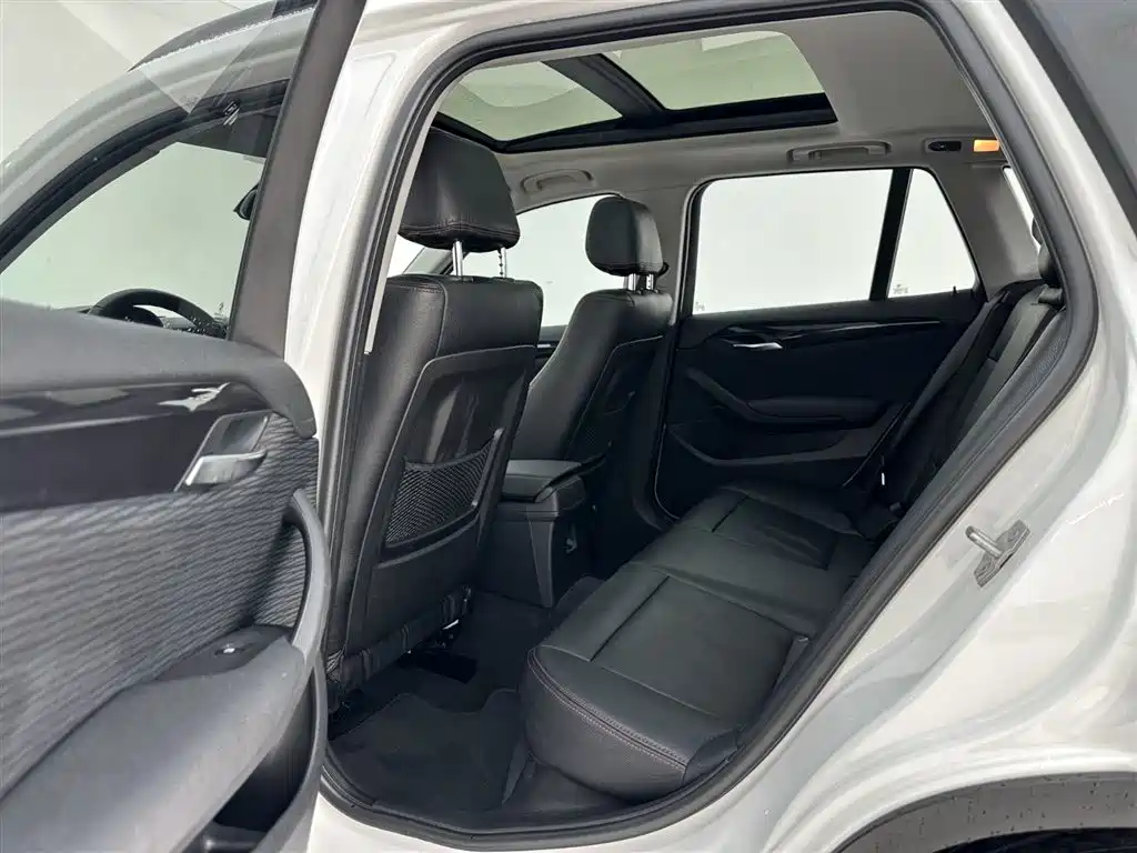 BMW X1 2016 — фото 14