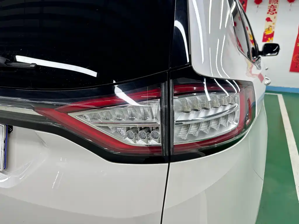 Ford Edge 2015 — фото 27