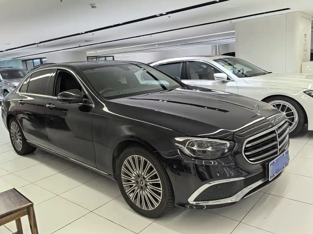 Mercedes-Benz E-Class 2022 — фото 3