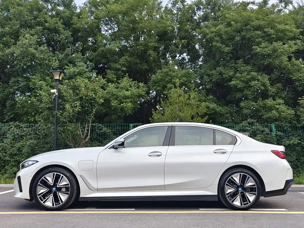 BMW i3 2023