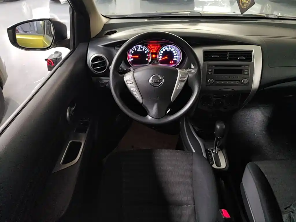 Nissan Livina 2014 — фото 17