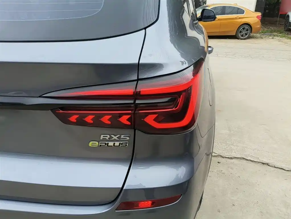 Roewe RX5 New Energy 2021 — фото 8