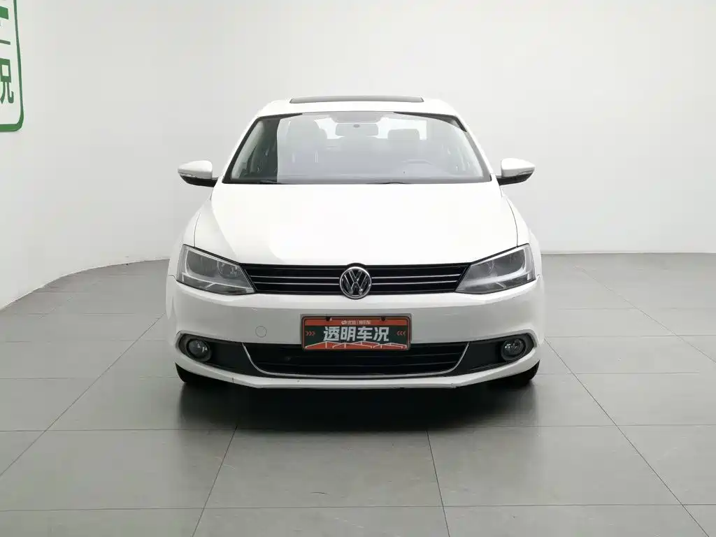 Volkswagen Sagitar 2015