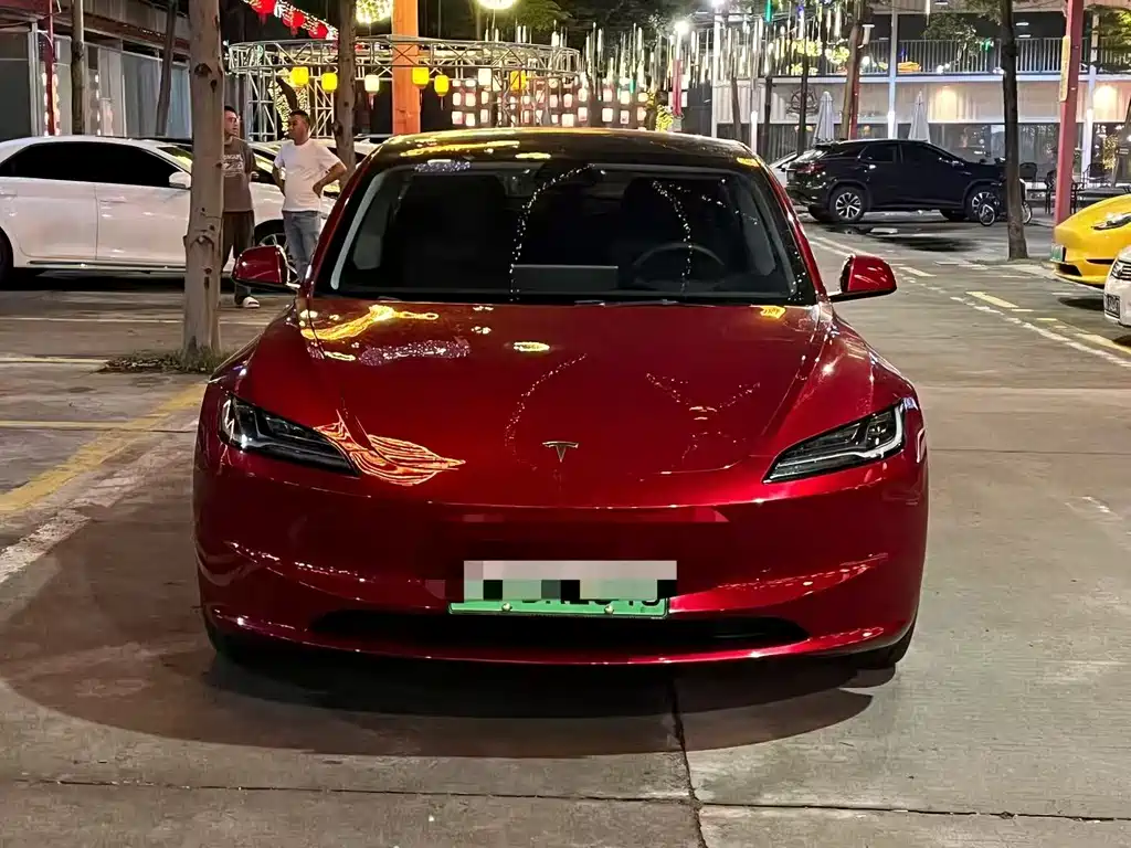 Tesla Model 3 2024 — фото 2