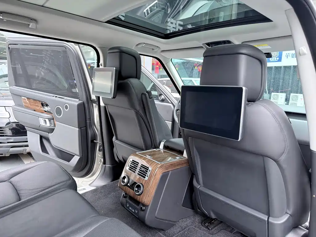 Land Rover Range Rover 2019 — фото 11