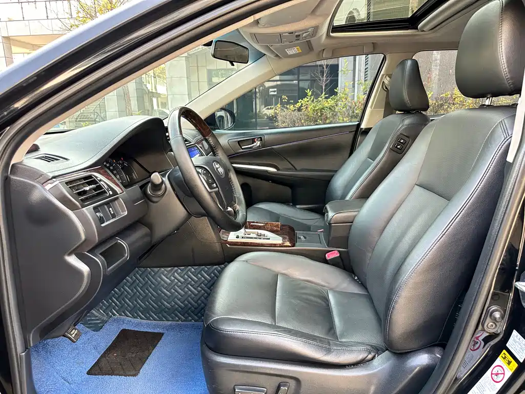 Toyota Camry 2016 — фото 4