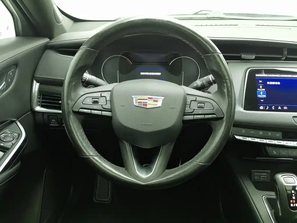Cadillac XT4 2019 — фото 11