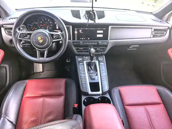 Porsche Macan 2021