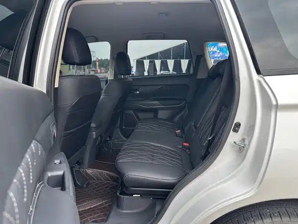 Mitsubishi Outlander 2021