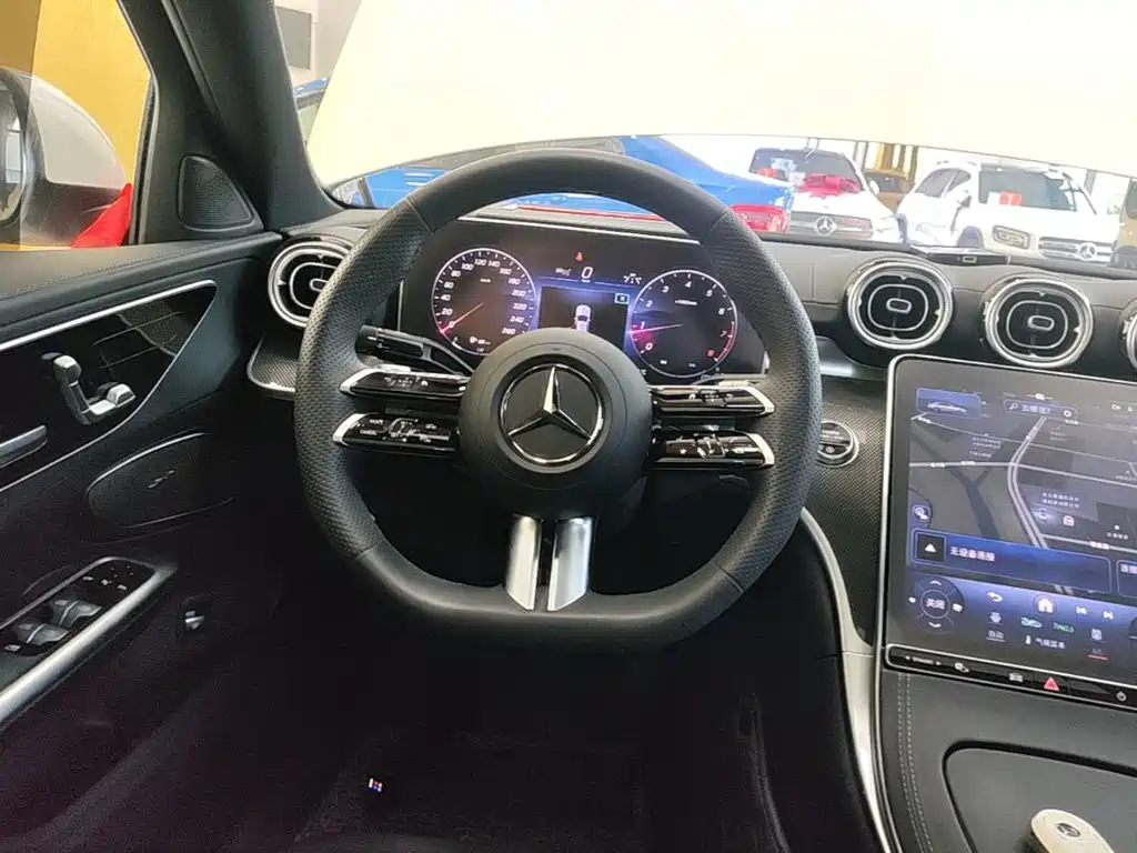 Mercedes-Benz C-Class 2024 — фото 11